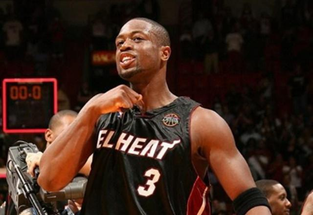 正义必胜：老八小真激辩梅西，小王老真翻案巴萨（正义当先：老八小真激辩梅西，小王老真为巴萨正名）