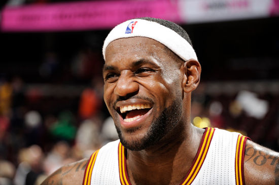 皇马维尼修斯关键进球锁定胜利（维尼修斯打入制胜球 皇马全取三分）