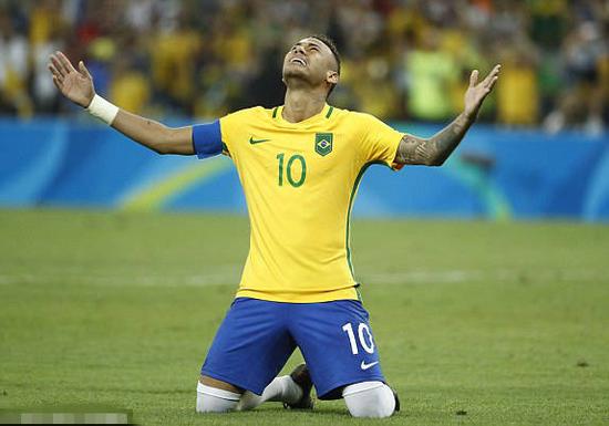 凯恩2025自然年已打入58球，创个人生涯新高（凯恩2025年自然年斩获58球，刷新生涯纪录）