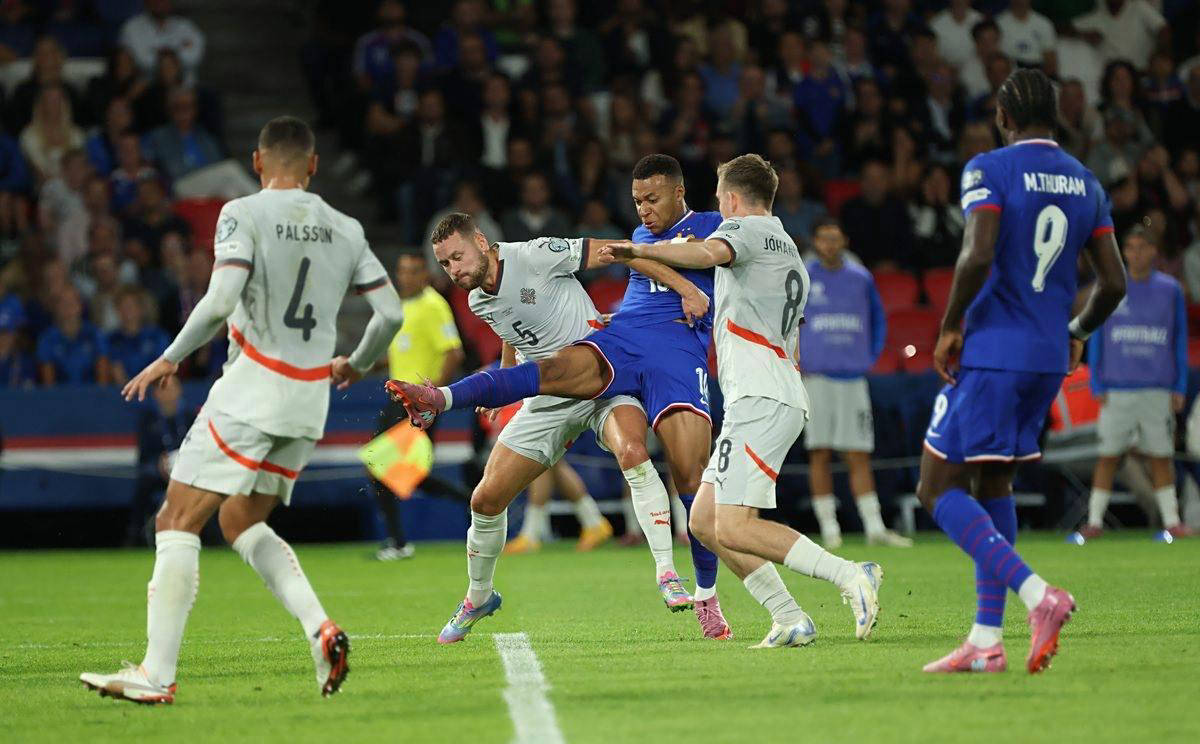 摩洛哥主帅：阿什拉夫揭幕战可能会登场，也可能不会（摩洛哥主帅：阿什拉夫揭幕战出场与否未定）