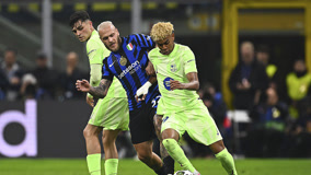 14轮不胜！佛罗伦萨客场1-3遭萨索洛逆转，沃尔帕托传射（苦吞14轮不胜！佛罗伦萨客场1-3被萨索洛翻盘，沃尔帕托一传一射）