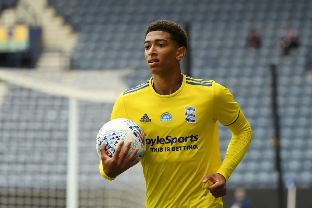 塞鸟、方昊、张玉宁连失良机，国安被河内公安绝杀小组出局（塞鸟、方昊、张玉宁屡失良机，国安遭河内公安读秒绝杀，小组出局）