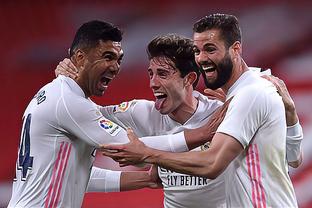 欧冠战报：库杜斯、西蒙斯点射，热刺3-0布拉格斯拉维亚（欧冠简讯：库杜斯、西蒙斯先后点球建功，热刺3比0完胜布拉格斯拉维亚）