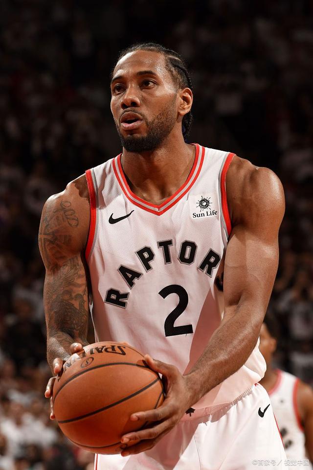 欧冠之夜法国海外球员表现：萨利巴尝试后腰，乌帕决定性（欧冠之夜法国留洋球员速览：萨利巴客串后腰，乌帕关键一击）