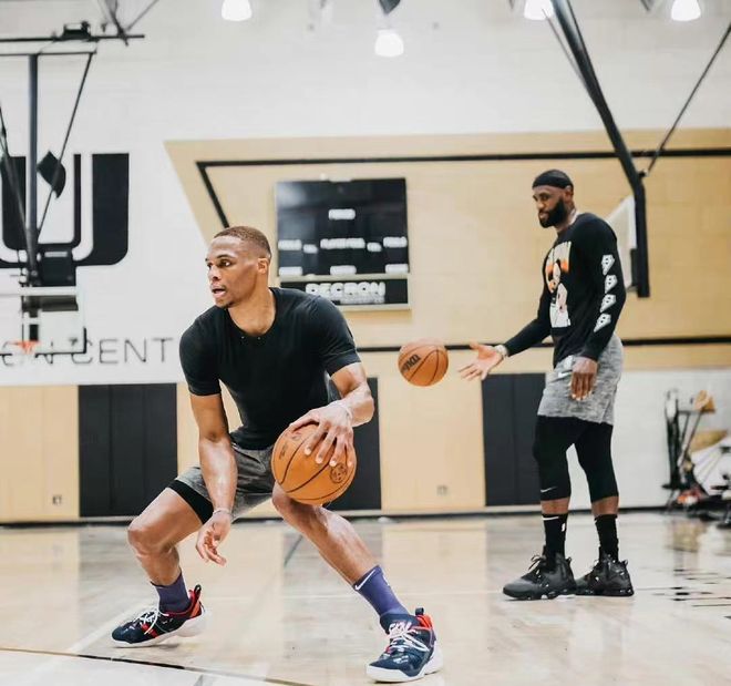 英超替补进球后被换下，特罗萨德成阿森纳队史第三人（英超赛场替补破门后又被换下，特罗萨德成阿森纳队史第三人）