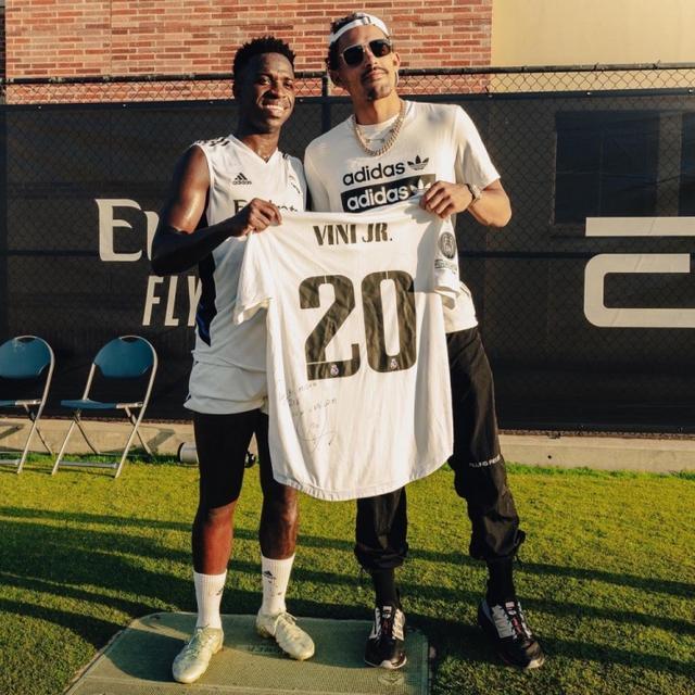 11月25日，2025浪琴表国际马联场地障碍世界杯中国联赛总决赛成都站新闻发布会在成都举行。（2025浪琴表国际马联场地障碍世界杯中国联赛总决赛成都站新闻发布会于11月25日在成都举行）