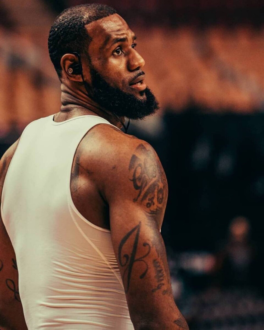 奥纳纳鼓励国家队：足球在喀麦隆是信仰，你们不是为自己奔跑（奥纳纳寄语国家队：足球是喀麦隆的信仰，奔跑不只为自己）