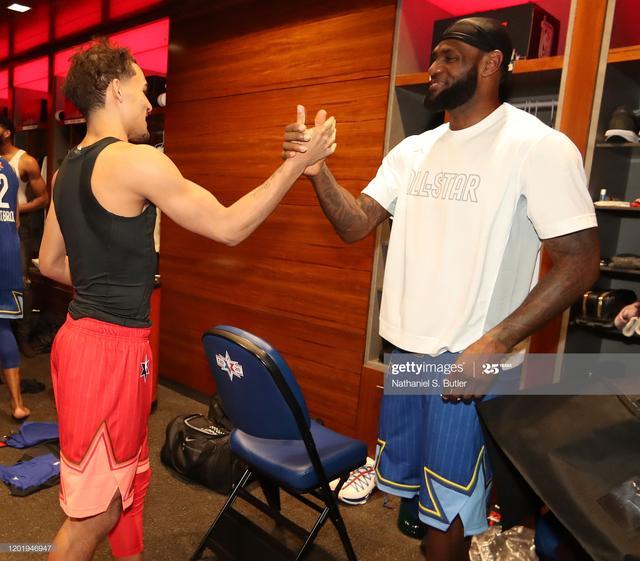 名记建议勇士用格林换取八村塁，或打包库明加换国王萨博尼斯（名记支招：勇士尝试用格林换八村塁，或打包库明加追求国王中锋萨博尼斯）