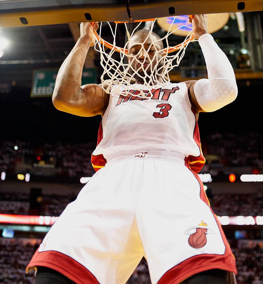 仅次于大梦&登&威，阿门圣诞大战达成25+5+5成火箭队史第四人（阿门圣诞夜砍下25+5+5，继大梦、登哥、威少之后成火箭队史第4人）