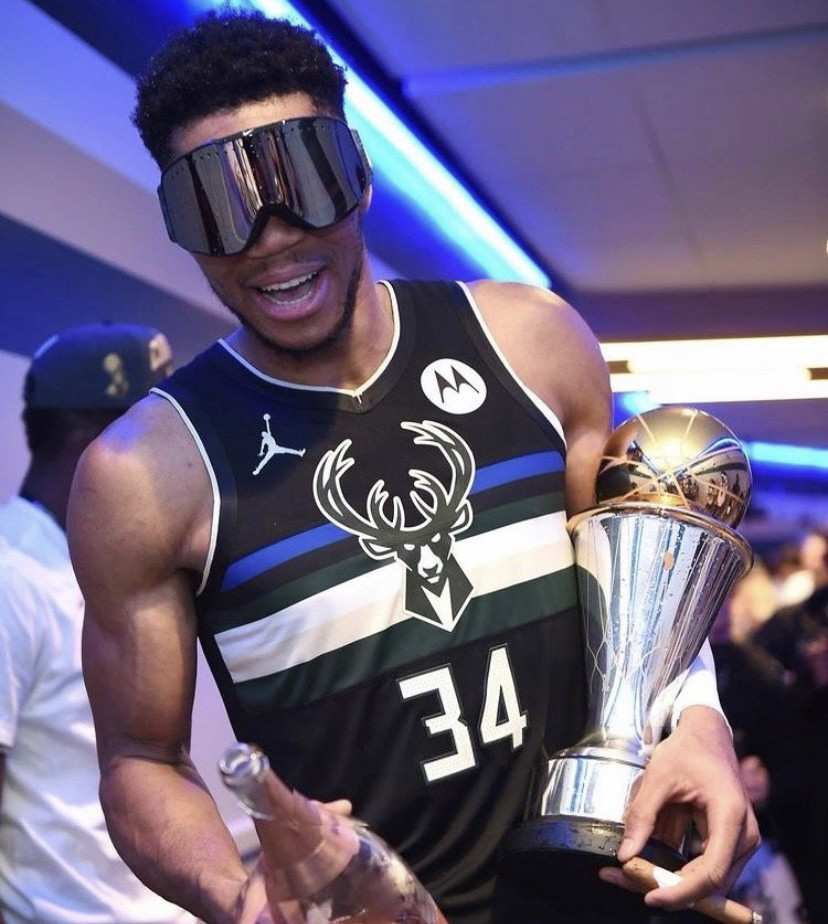 托蒂称赞穆里尼奥：绝对的顶级教练No.1，他为罗马带来冠军（托蒂盛赞穆里尼奥：教练界No.1，已为罗马带来冠军）