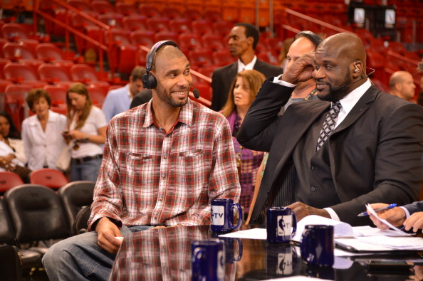 主场0-2告负，皇马各项赛事对塞尔塔19场不败和11连胜被终结（主场0-2不敌，皇马对塞尔塔各项赛事19场不败与11连胜纪录告终）