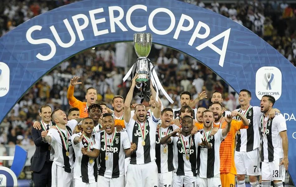 南方萌新滑雪图鉴：从社死现场到真香警告（南方滑雪萌新生存手册：从尴尬翻车到真香入坑）